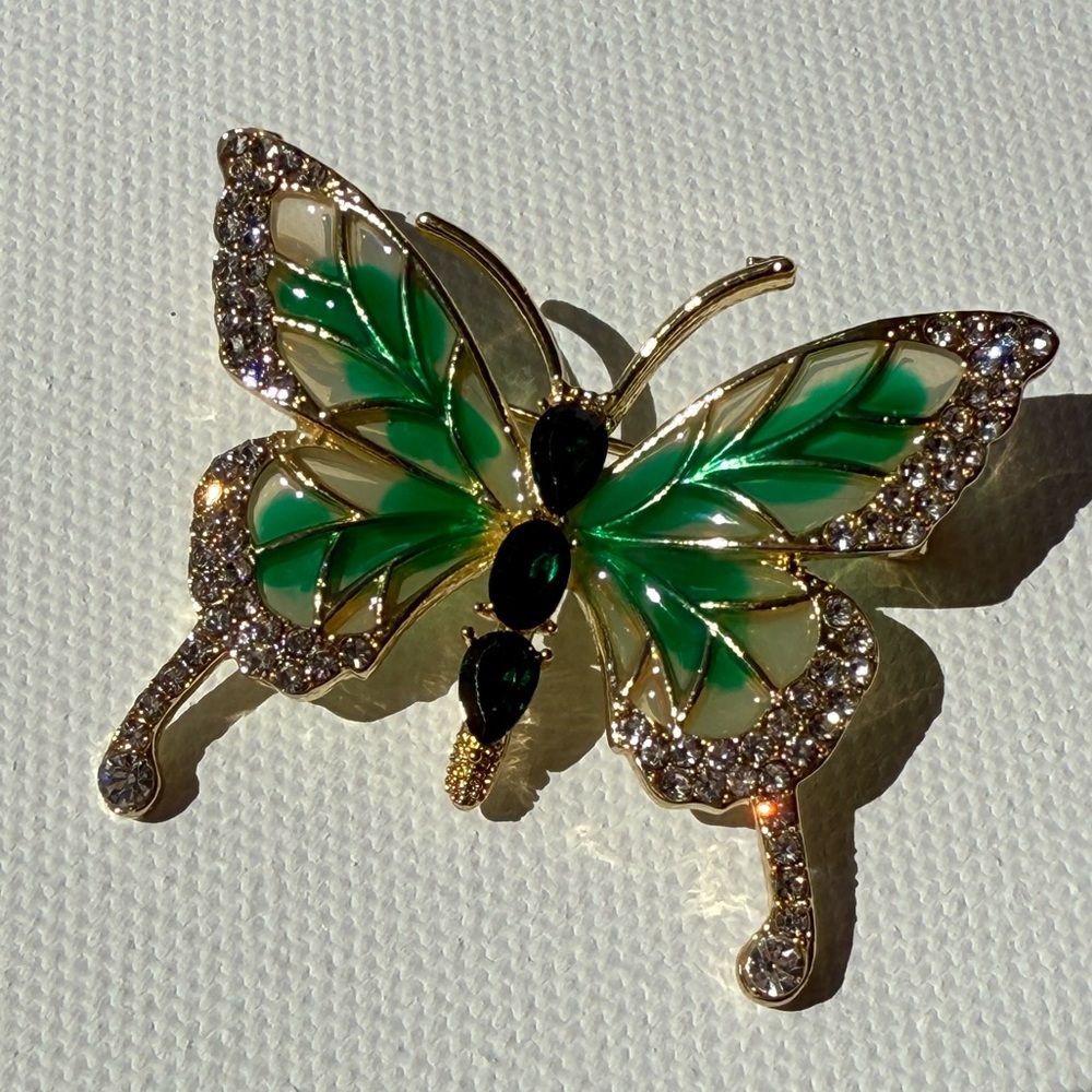 Brooch Green Crystal Butterfly Brooch | Elegant Lapel Pin Jewelry - Picture 11 of 12